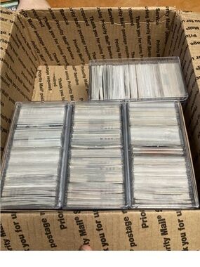 1000+ NBA NFL MLB Sports Card Lot - Topps & Panini